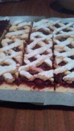 Meggyes rácsos linzer